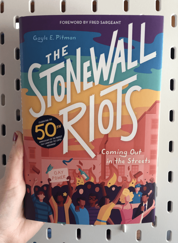 Abrams Books > Lifestyle > Lgbtq The Stonewall Riots: Coming Out in the Streets 9781419737206 MC-23380