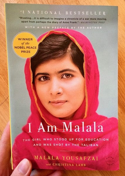 Back Bay Books Books > Smarts > Places & Peeps I Am Malala: The Girl Who Stood Up for Education and Was Shot by the Taliban - Paperback 9780316322423 MC-21924