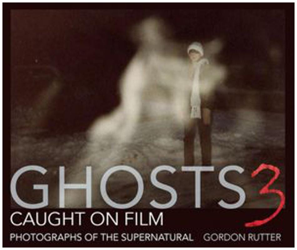 David & Charles Books > True Crime & Conspiracy > Paranormal & Extraterrestrial Ghosts Caught on Film 3: Photographs of Ghostly Phenomena - Hardcover 9780715339039 MC-49273