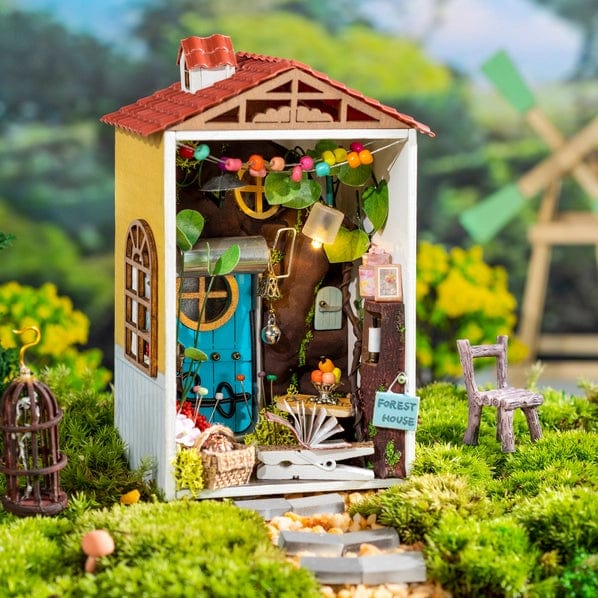 Hands Craft Puzzles > 3D Puzzles Diy Miniature House Kit: Borrowed Garden 850026738537 DS013