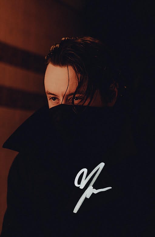 Massive - Sumerian Comics Comic Books > Incentives BAD OMENS CONCRETE JUNGLE #1 (OF 4) SUMERIAN INK EXCLUSIVE 1:100 INCV VAR [SIGNED BY NOAH SEBASTIAN 17150716 TE-BADOMENS100