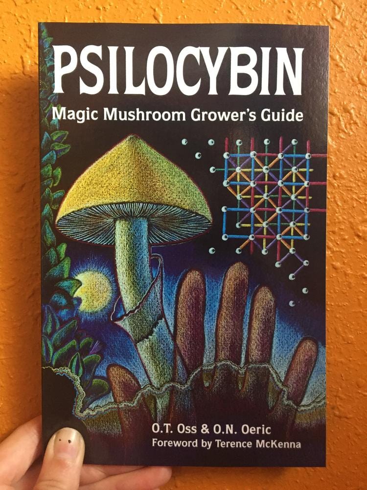 Quick American Archives Books > Food, Drink, & Drugs > Drugs Psilocybin: Magic Mushroom Grower's Guide - Paperback 9780932551061 MC-23750