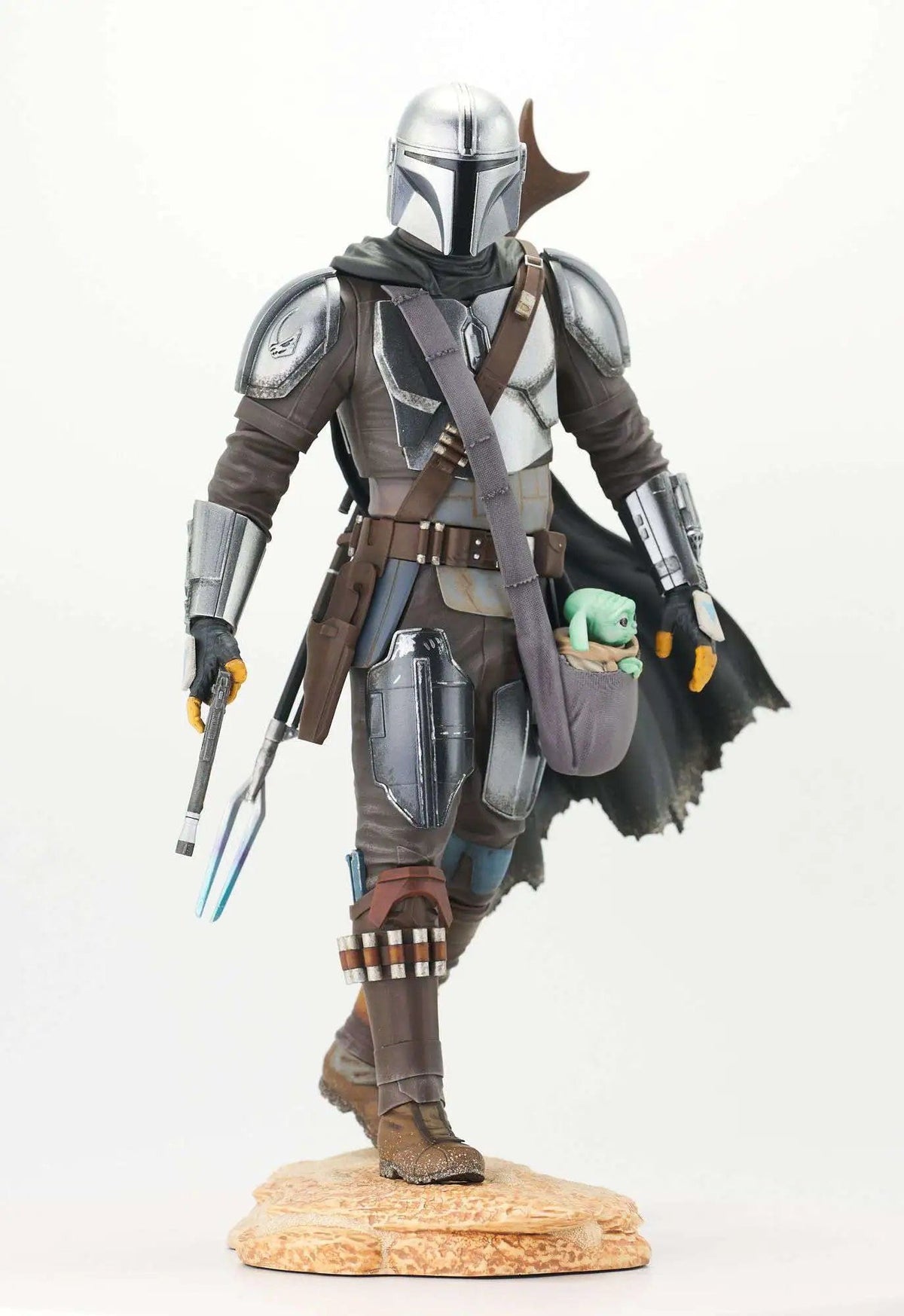 Diamond Select Toys Toys > Statues > Other Statues Gentle Giant Ltd.: Star Wars - Mandalorian and Grogu 1:7 699788843970