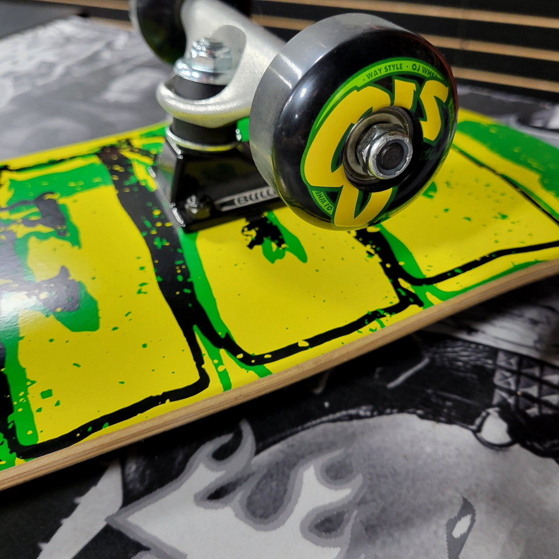 Creature Skateboards > Complete Boards Creature: Complete - Green & Yellow Logo, 7.5" 70398460