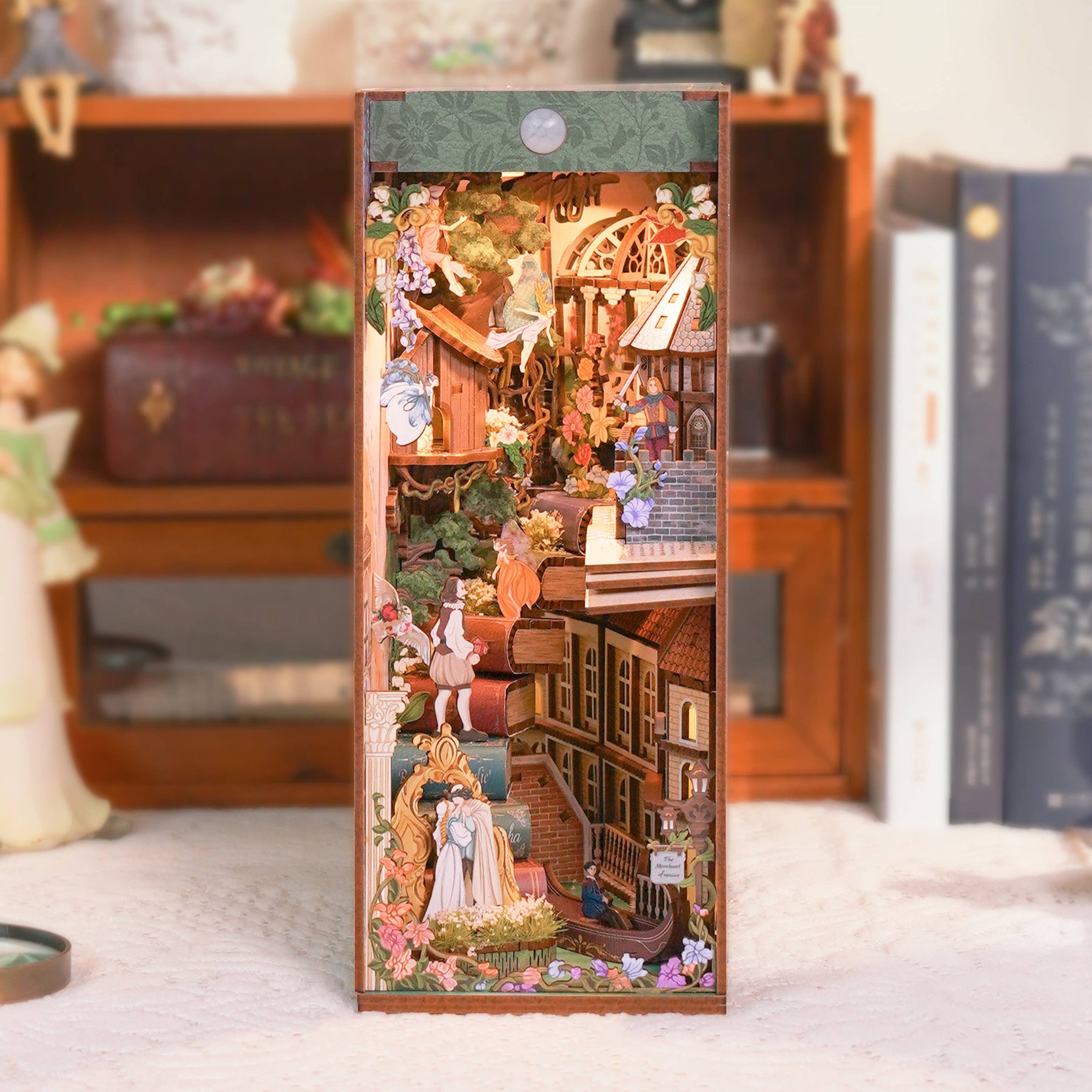 Hands Craft Model Kits > Other Model Kits DIY Book Nook Kit: Shakespeare's Verse with Dust Cover 6971683351298 TQ129