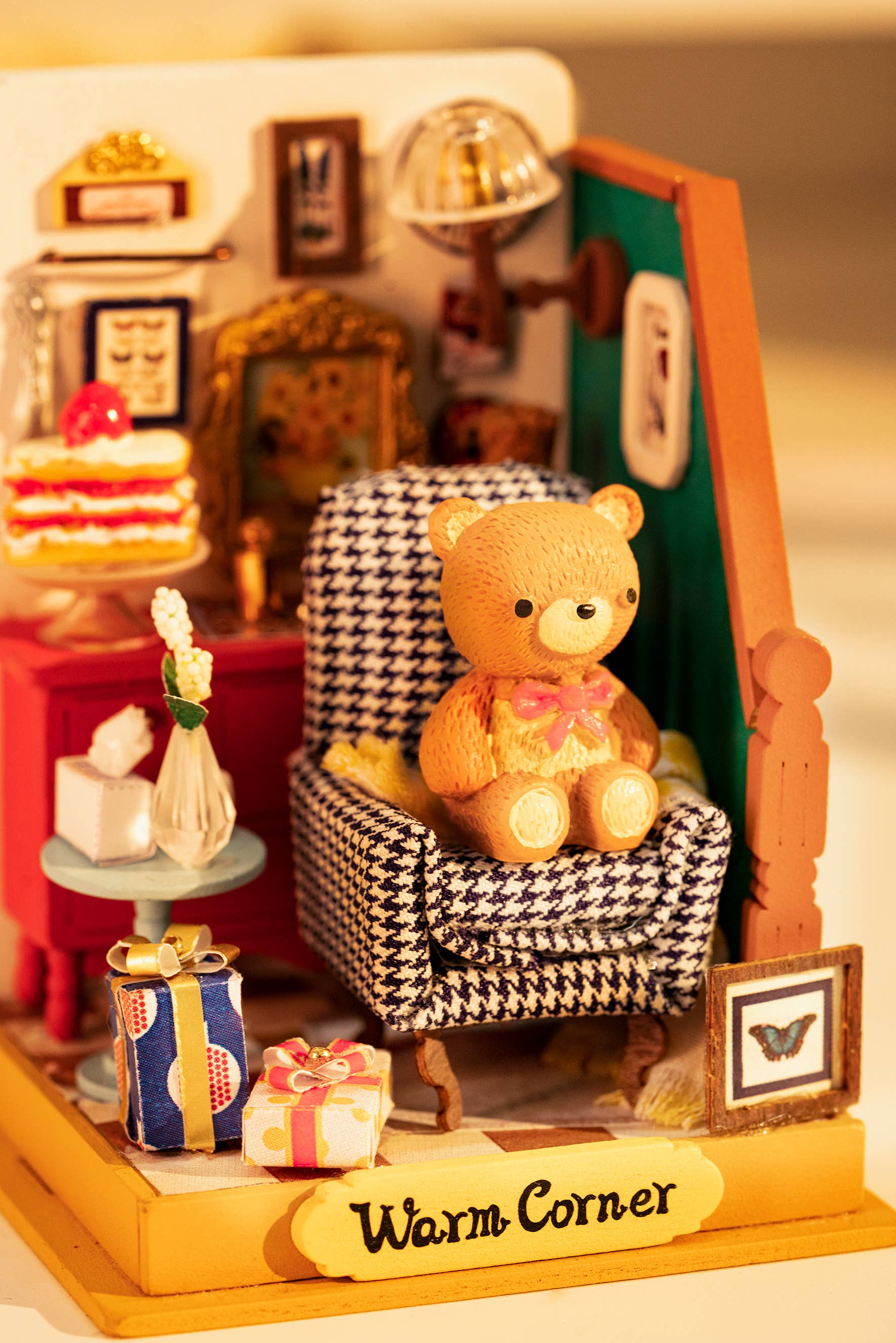 Hands Craft Model Kits > Other Model Kits DIY Miniature House Kit: Holiday Living Room 810101580710 DS028