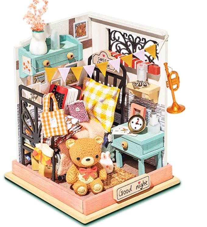 Hands Craft Puzzles > 3D Puzzles Hands Craft: DIY Miniature House Kit - Sweet Dream (Bedroom) 850026738322 DS016