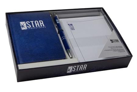 Massive Publishing Graphic Novel DC COMICS STAR LABS DESKTOP STATIONERY SET (WITH PEN) (Release Date: 11/04/2026) 9781683832553 0926MP0965