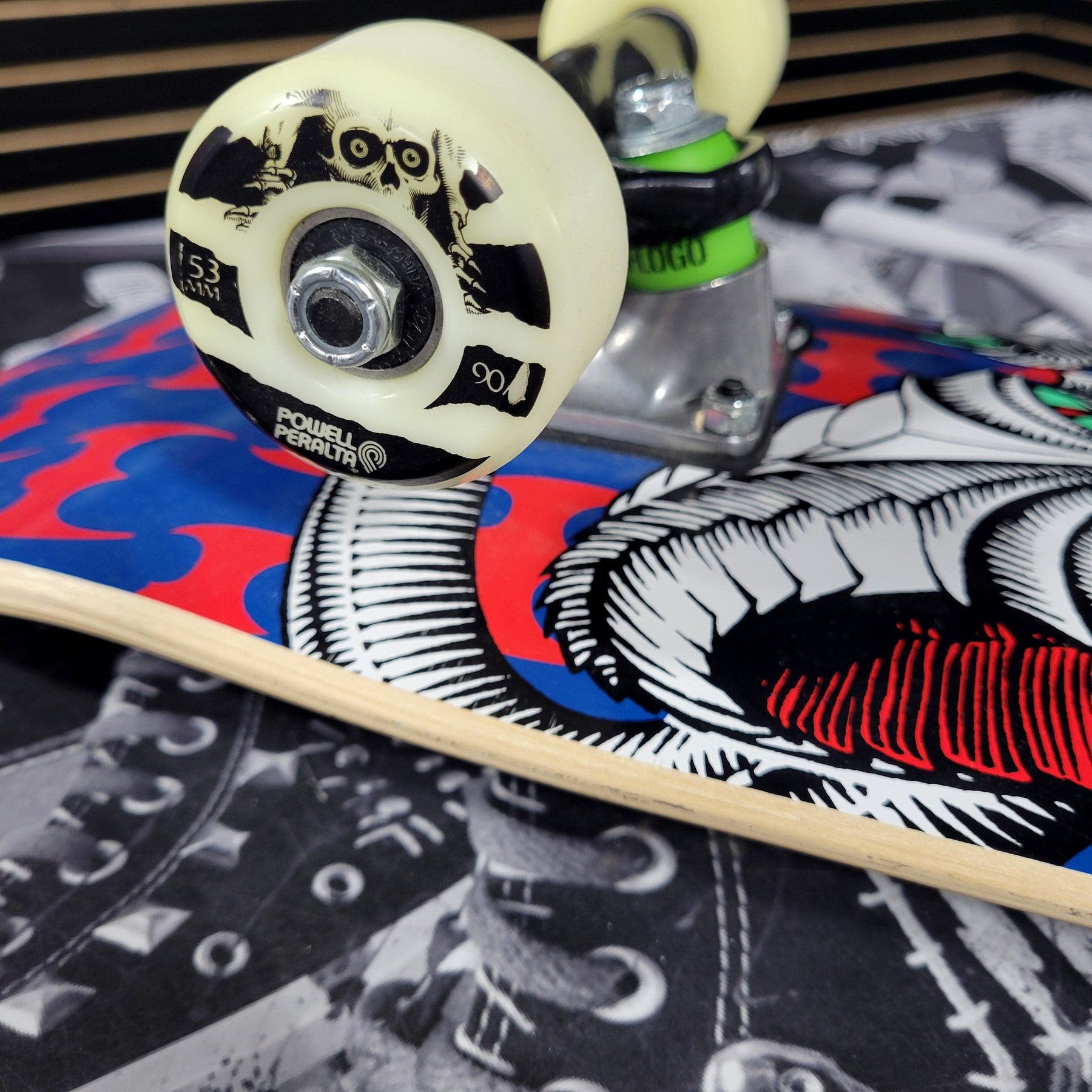 Powell Peralta Skateboards > Complete Boards Powell Peralta: Complete - Cab Dragon Blue & Red, 7.5" 2100000211494