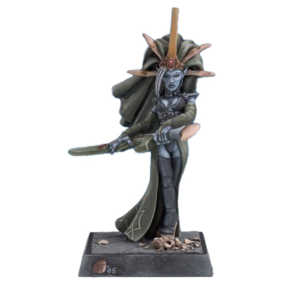 Reaper Miniatures Miniatures > Reaper Legends: Dark Elf Priestess 762486302466 REM30246