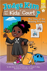 SIMON SPOTLIGHT Graphic Novel > Kids The Case of the Missing Bicycles: Ready-To-Read Graphics Level 3 (Judge Kim and the Kids' Court) 9781665919630 ING-9781665919630