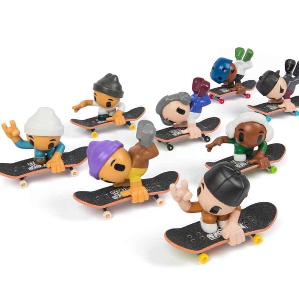 Spin Master Toys > Fidget Toys Tech Deck: Sk8 Crew - 2-Pack Fingerboards with Assistive Figures (Assorted) 681147034389 6071061