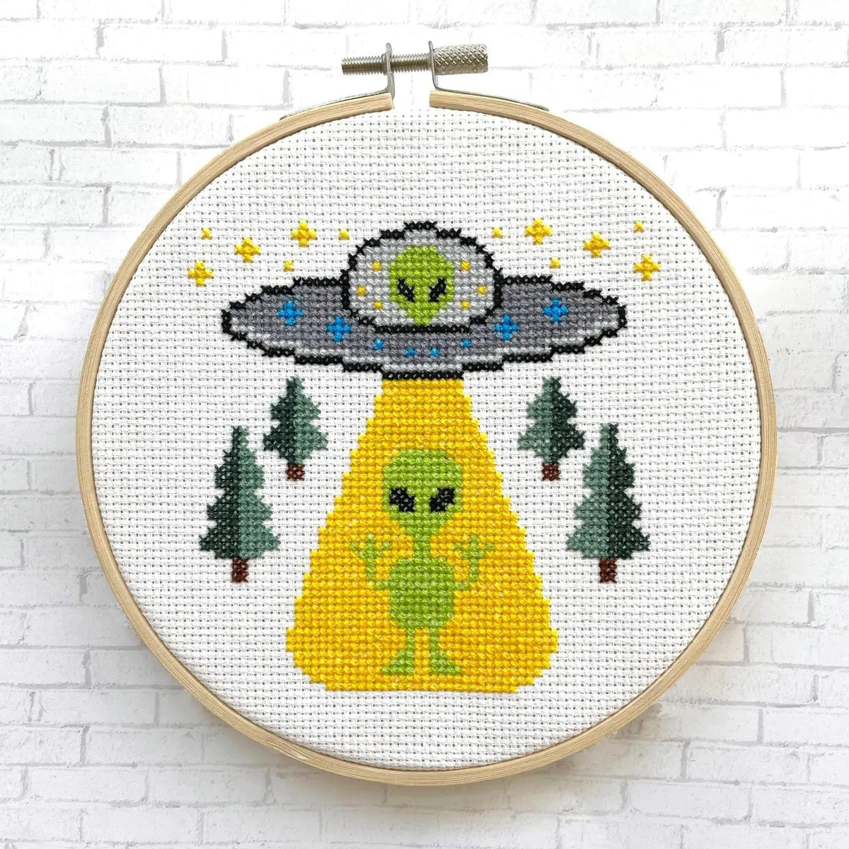 Spot Colors Hobby Supplies > Supply Kits Cross Stitch Diy Kit - We Are Not Alone Alien 61294471932156 CS205