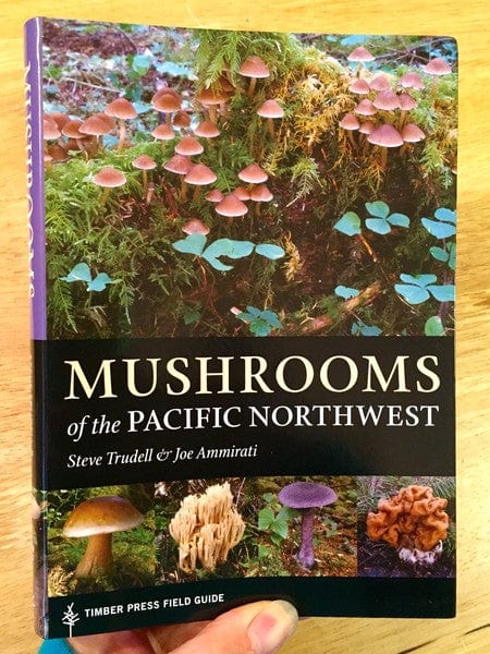 Timber Press Books Mushrooms of the Pacific Northwest: Timber Press Field Guide - Flexibound 9781643260860 MC-7119