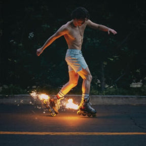 Warner Records Music > Compact Discs Benson Boone - Fireworks & Rollerblades (Alliance Mod, Manufactured on Demand) [CD] 093624852469 WBM16389601.2