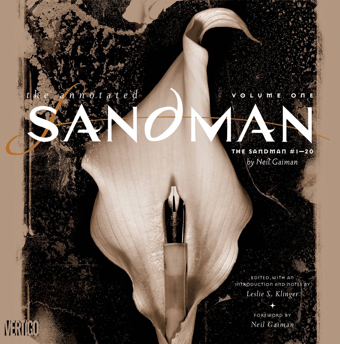 DC COMICS Graphic Novel Annotated Sandman HC Vol 01 (2022 Edition) 9781779515162 0921DC205