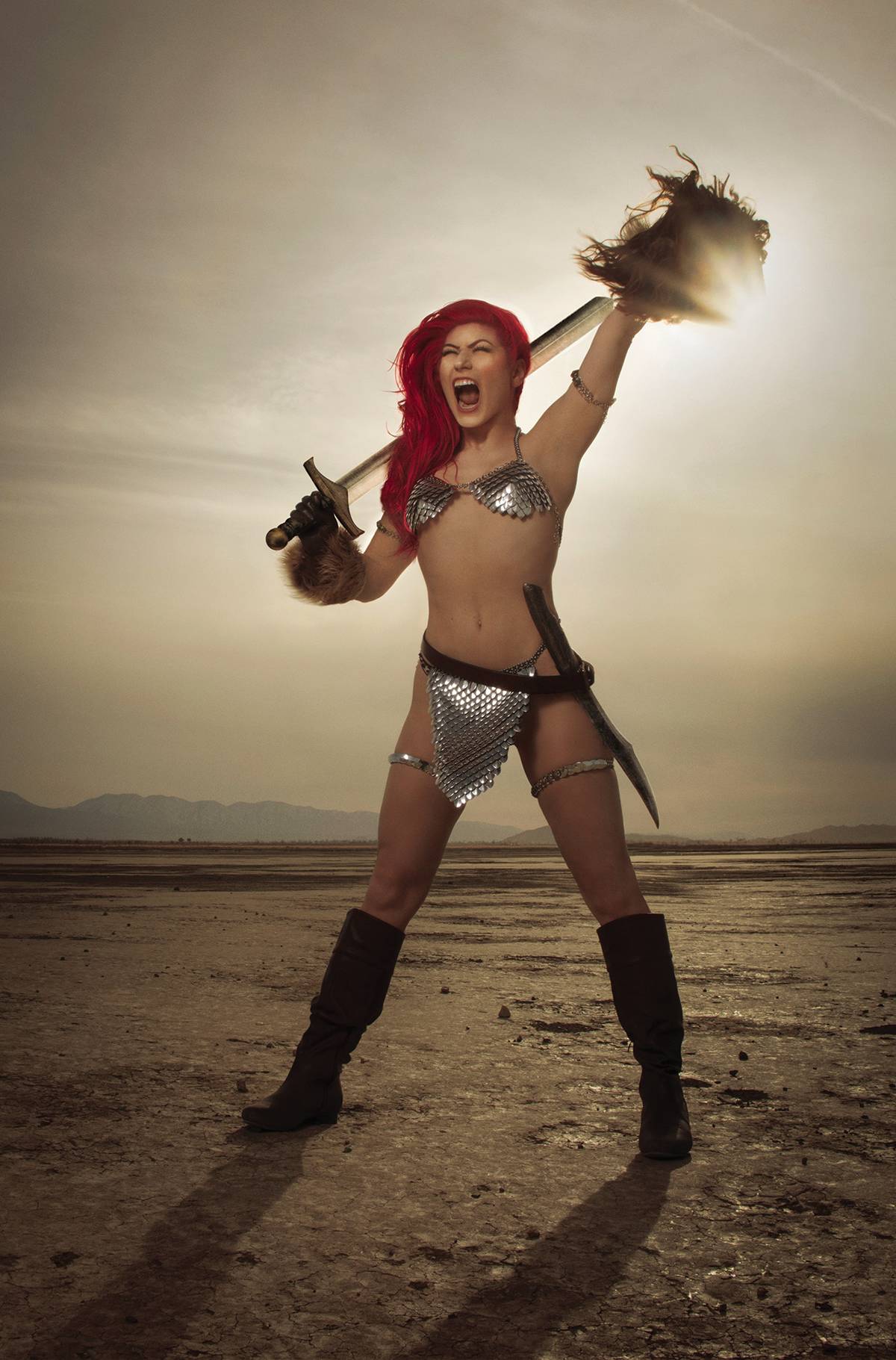 INVINCIBLE RED SONJA #10 CVR H 1:20 INCV COSPLAY VIRGIN