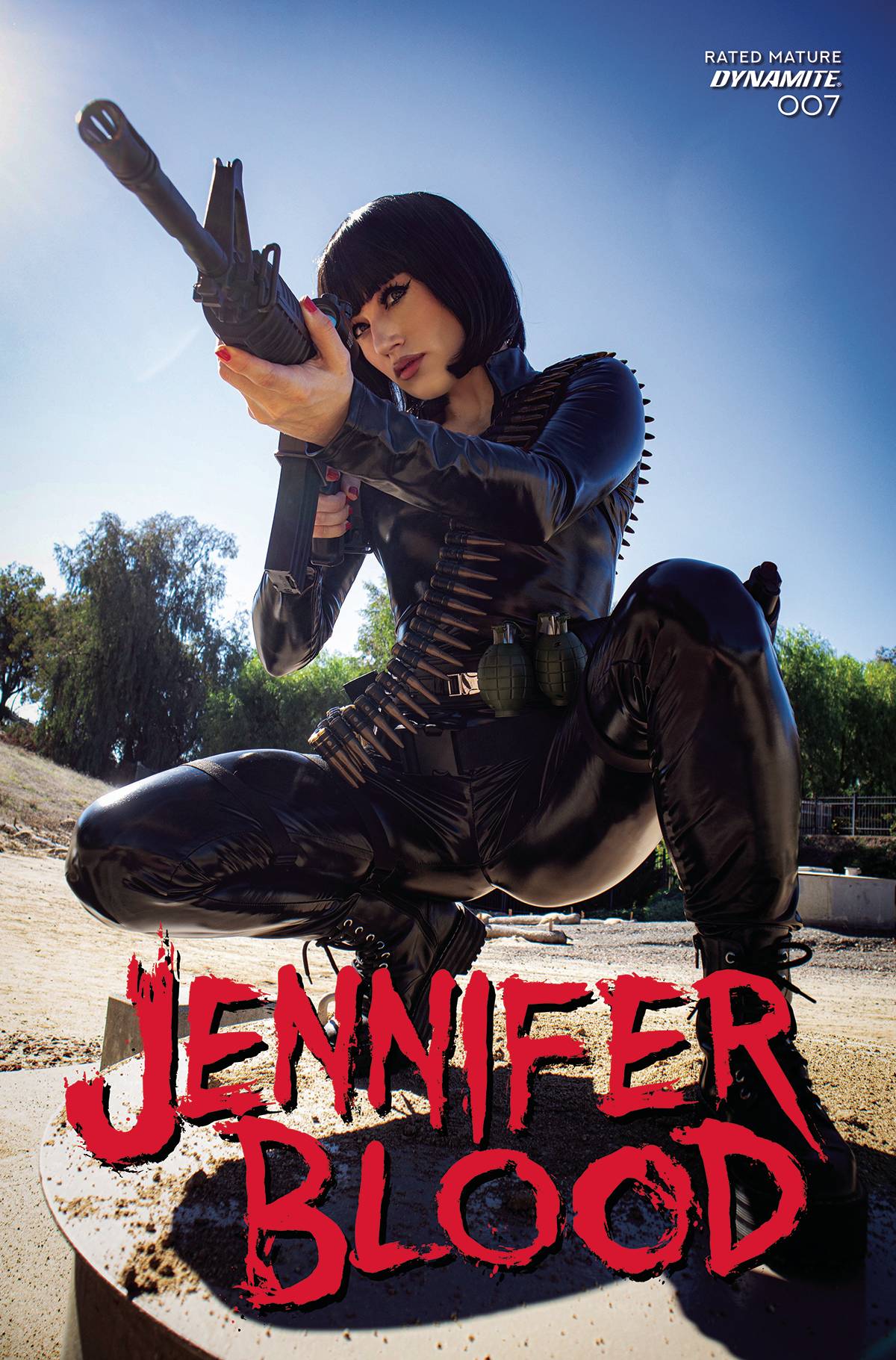 JENNIFER BLOOD #7 CVR E COSPLAY (MR)