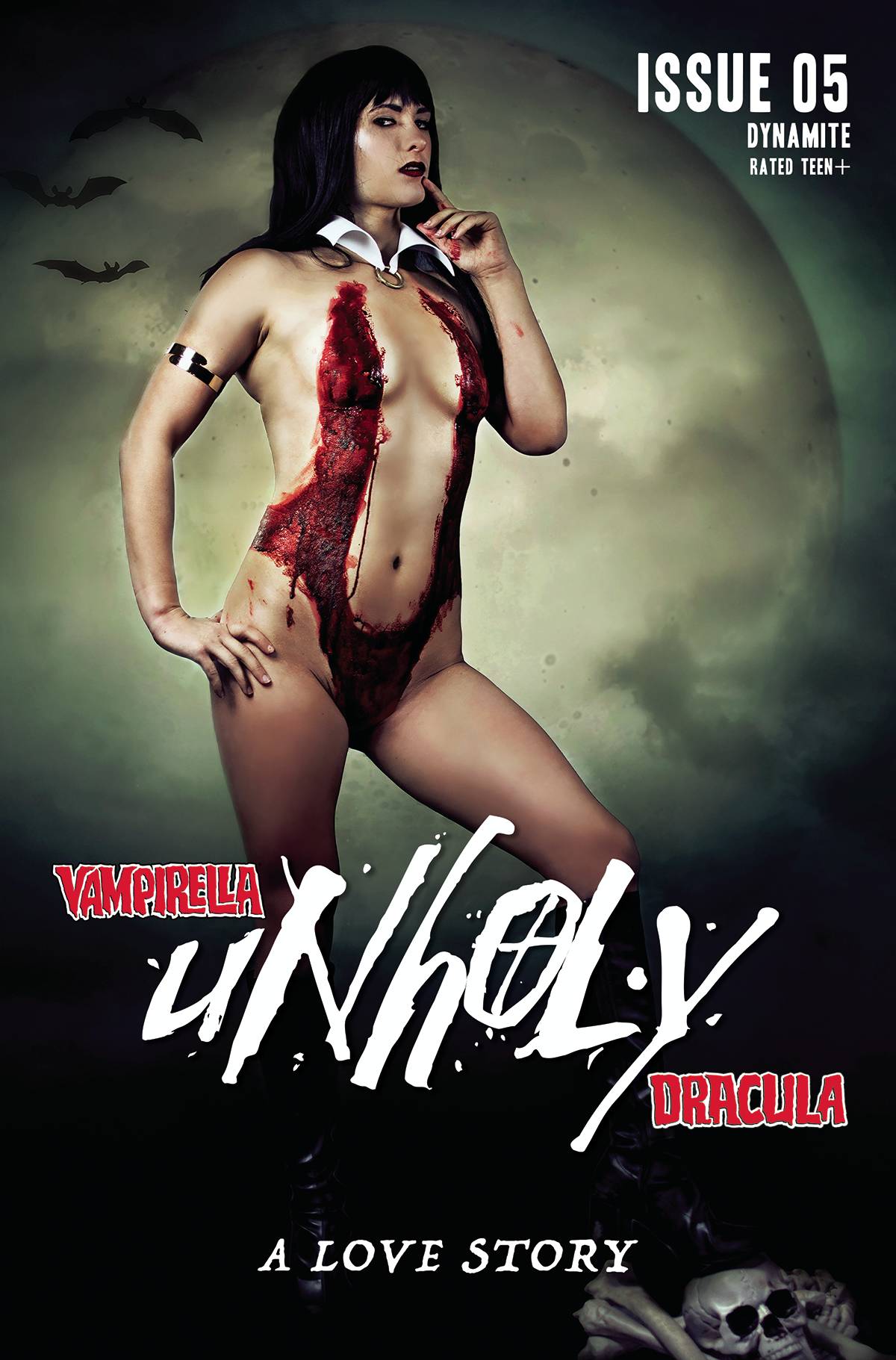 Dynamite Comic Books VAMPIRELLA DRACULA UNHOLY #5 CVR E NEREID COSPLAY 72513031440605051 FEB220682