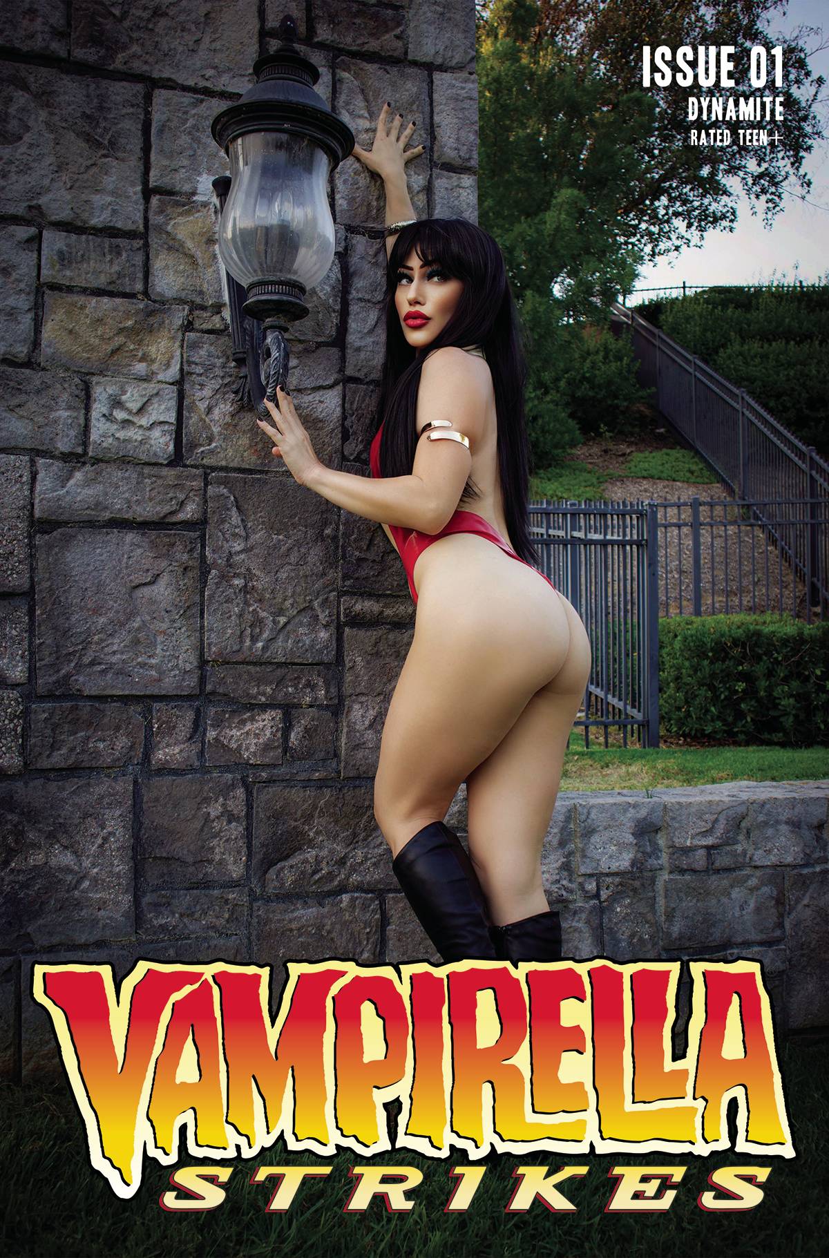 VAMPIRELLA STRIKES #1 CVR E COSPLAY