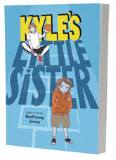 JY Graphic Novel Kyles Little Sister GN 9781975316549 SEP222173