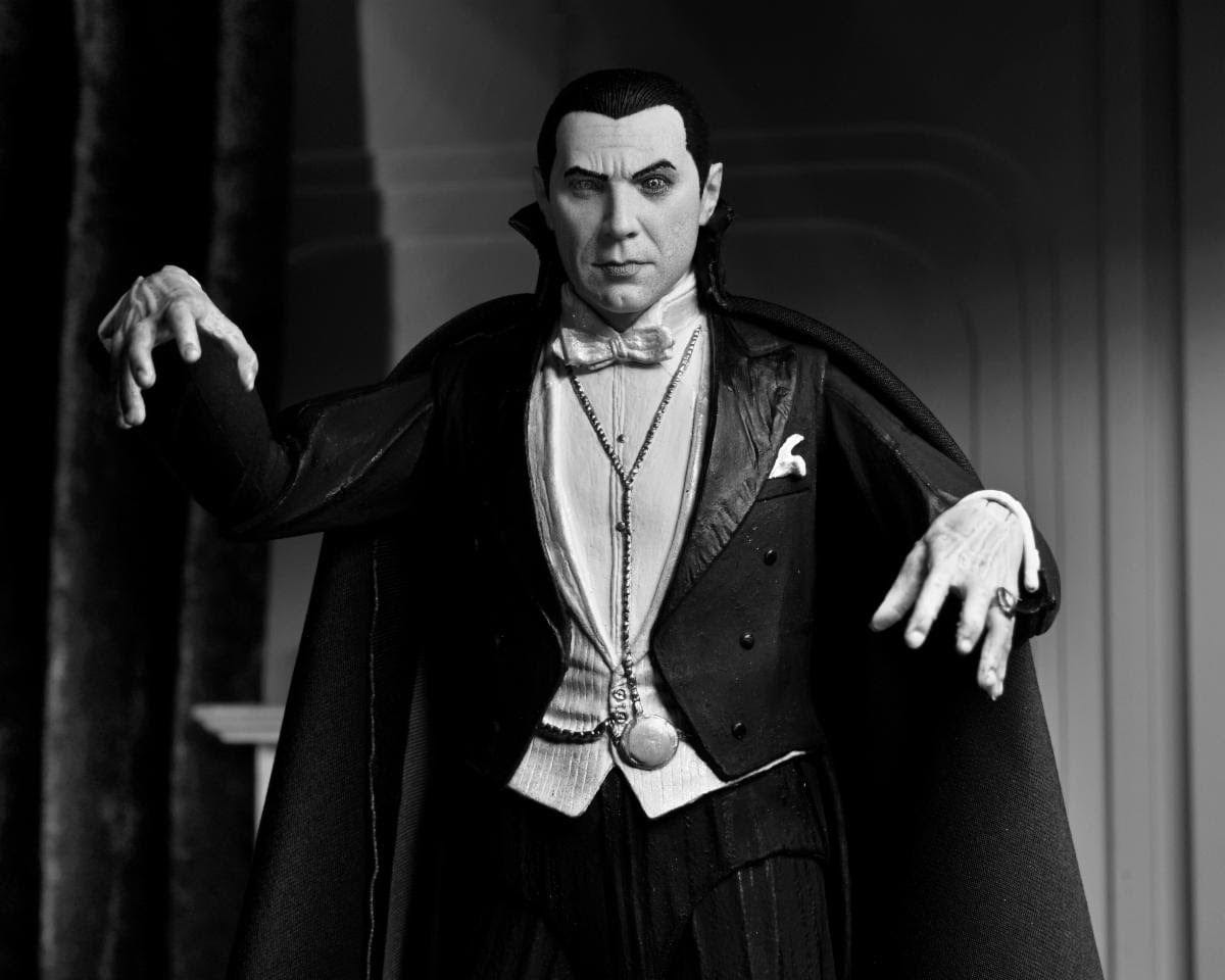 Universal Monsters - 7" Scale Action Figure - Ultimate Dracula (Carfax Abbey) - Third Eye