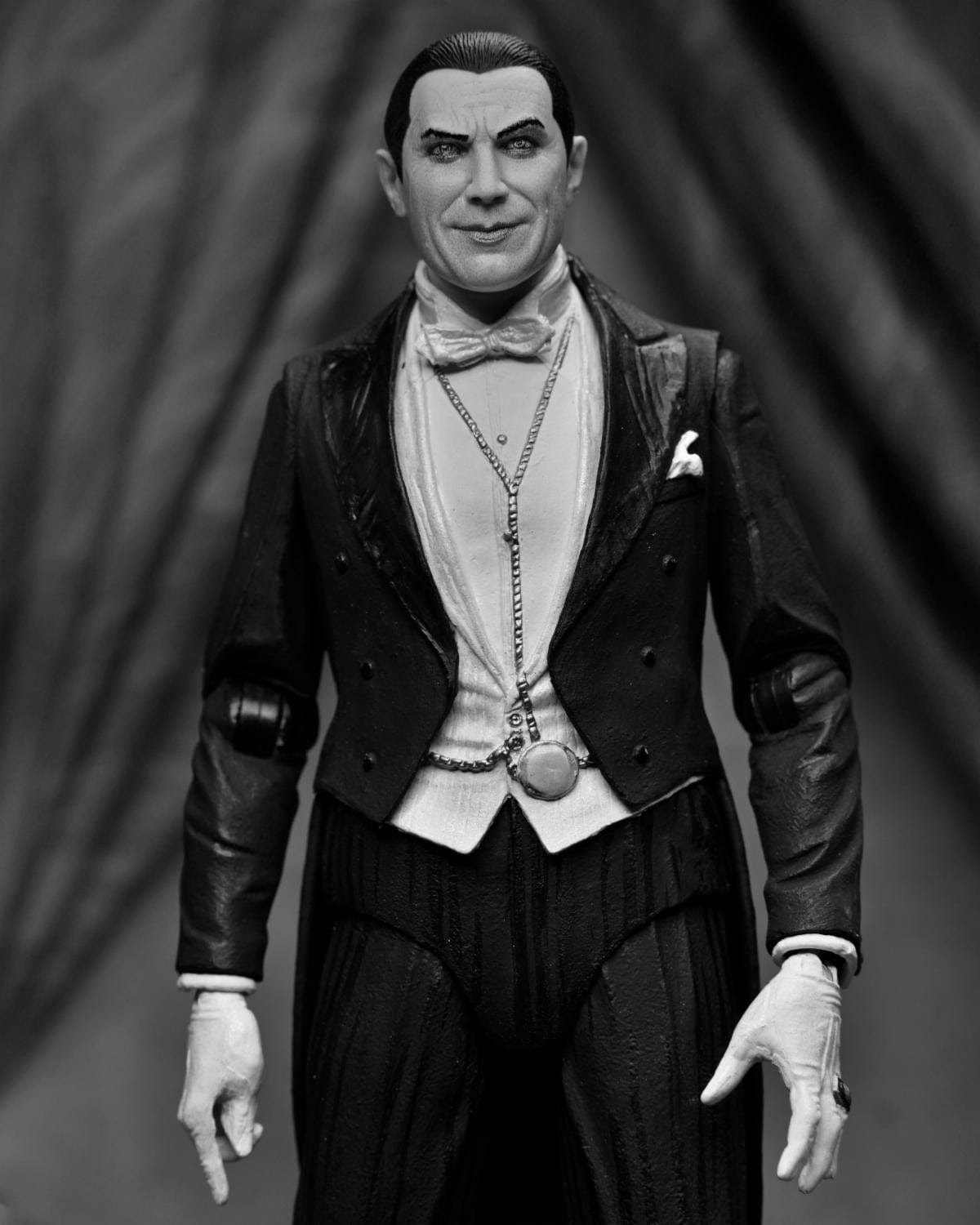 Universal Monsters - 7" Scale Action Figure - Ultimate Dracula (Carfax Abbey) - Third Eye