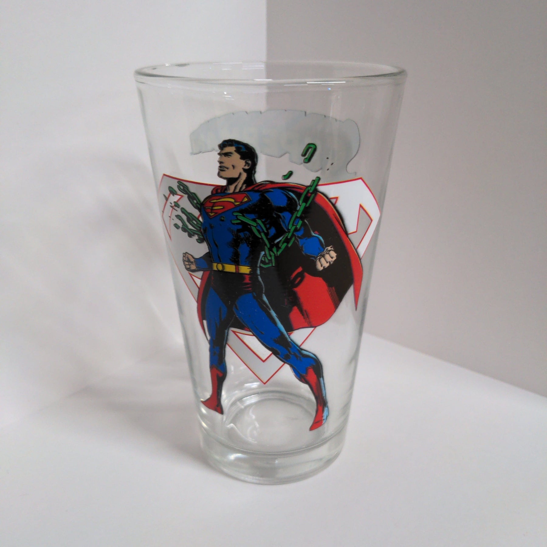 Popfun Home > Drinkware Toon Tumblers: DC - Superman in Chains 26142716 TT0078